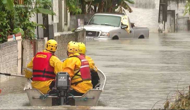Temporal de granizo cobre paisagem de Santa Catarina