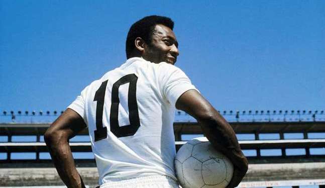 Rei do futebol e dos negócios: conheça a trajetória de Pelé no mundo do empreendimento