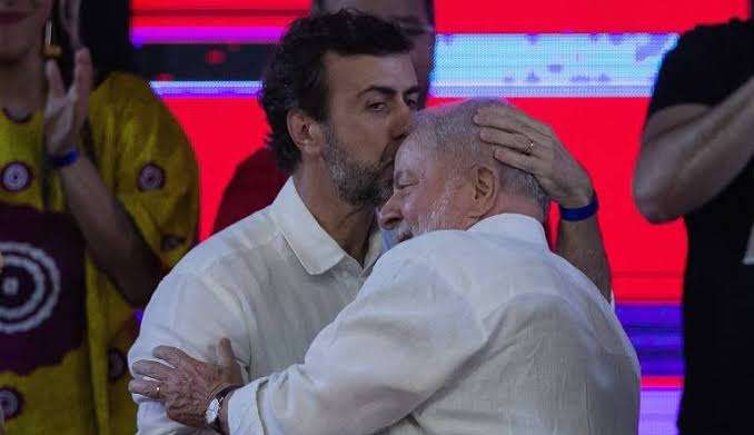 Marcelo Freixo se desfilia do PSB e se junta ao PT