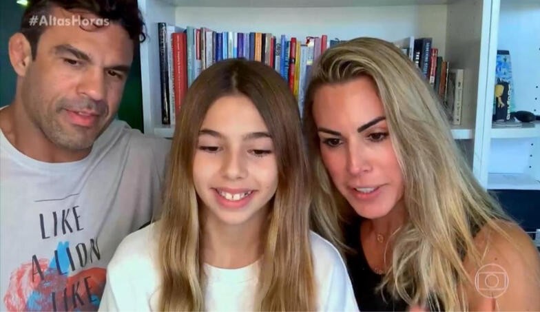 Joana Prado, esposa do lutador Vitor Belfort sofre acidente de carro