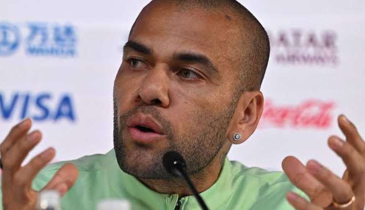 Daniel Alves é acusado de assédio