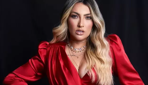 Thayse Teixeira é hospitalizada e faz cirurgia de emergência