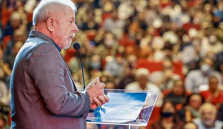 Presidente Lula pretende acalmar os ânimos e fugir de embate com militares