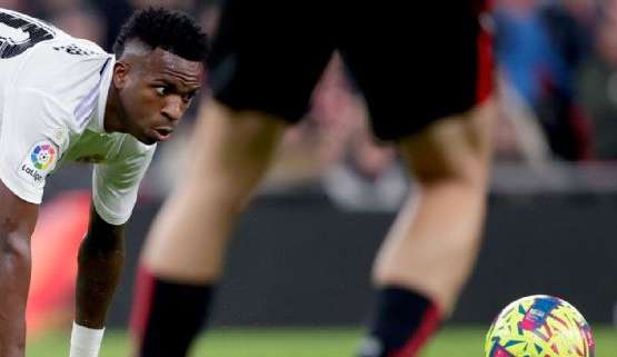 Ancelotti sai em defesa de Vinicius Jr