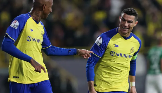 Cristiano Ronaldo estreia pelo Al-Nassr e recebe elogios do técnico