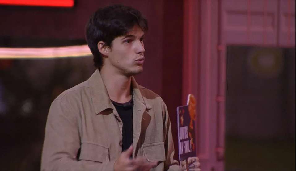 Gabriel se desespera ao descobrir que seu discurso não foi exibido ao vivo