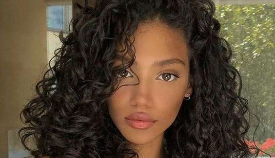 Óleos que protegem seus cabelos no verão