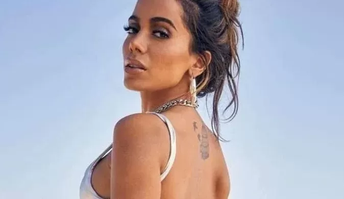 De volta às raízes: Anitta grava clipe no Rio com look do Furacão 2000