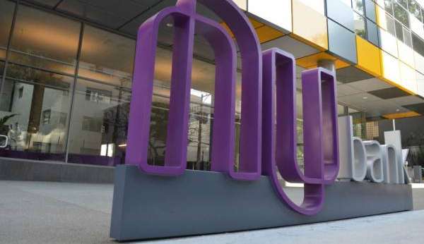 Nubank: O fundo de reserva perdeu cerca de 178 mil cotistas e teve um saque de R$800 milhões
