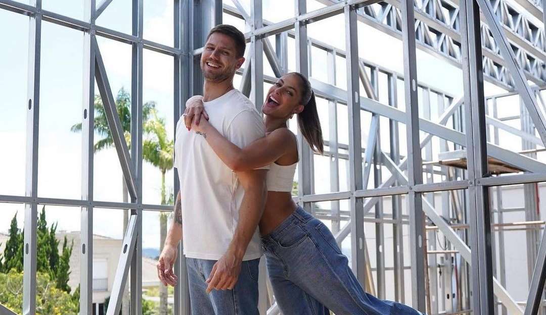 Mari Gonzalez e Jonas Sulzbach mostram obra de casa nova