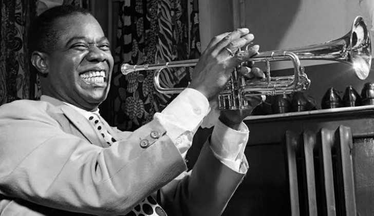 Apple autoriza documentário sobre Louis Armstrong