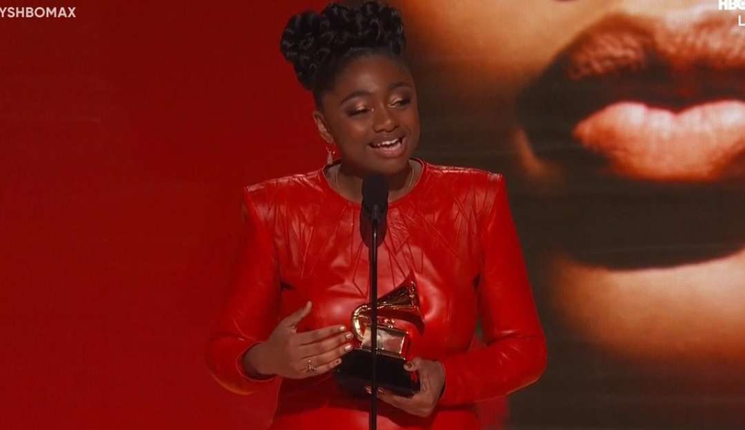 GRAMMY AWARDS 2023: Samara Joy vence Artista Revelação