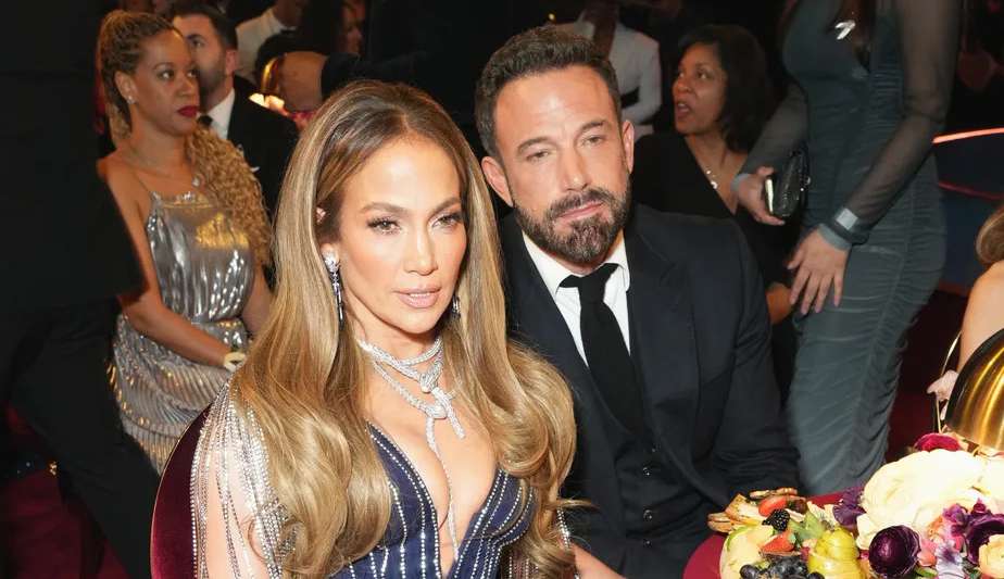 Desânimo do ator Ben Affleck no Grammy viraliza nas redes sociais