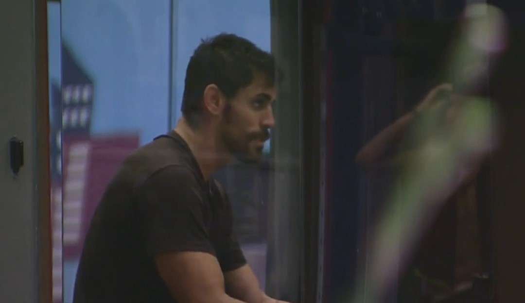 Cara de Sapato comenta que não gostou que Tina trocou sua opção de voto em cima da hora