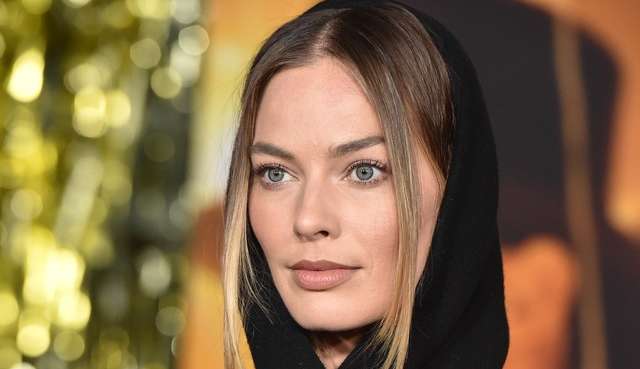 Margot Robbie expõe truque para cena de nudez em “Babilônia”