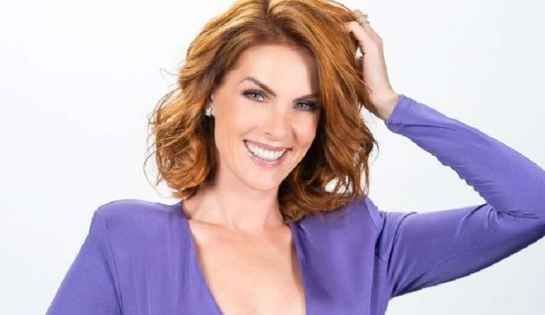 Mudança de visual: Ana Hickmann aparece com os cabelos pintados de ruivo