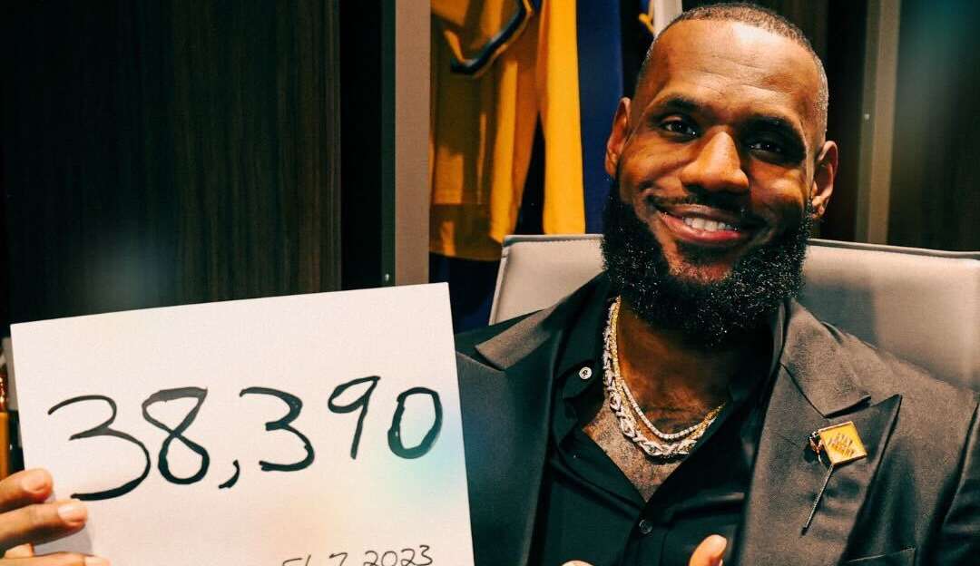 LeBron James se torna o maior pontuador da história da NBA
