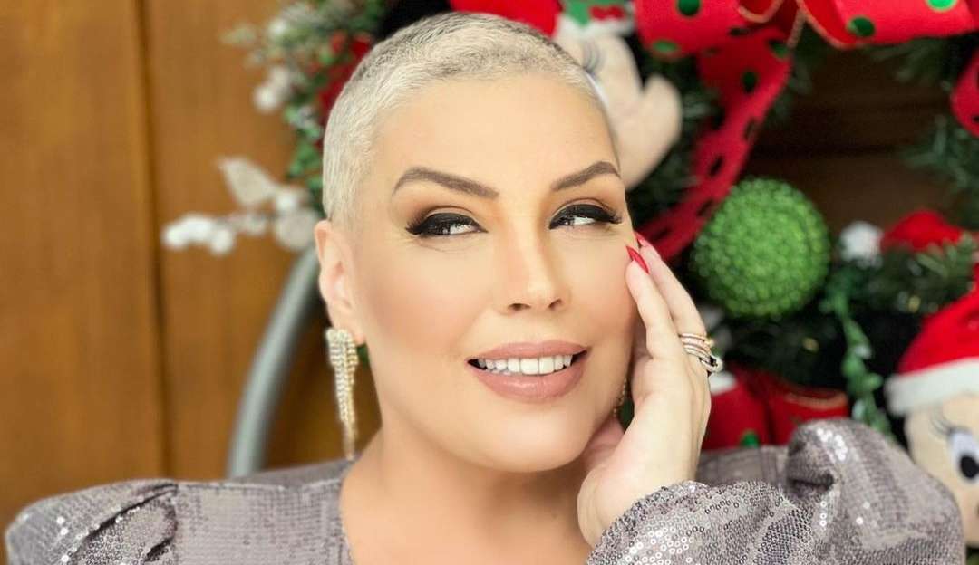 Simony surge confiante em ensaio e revela estar se sentindo mais bonita