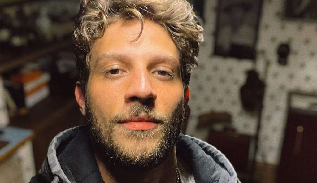 “Não é ruim”: diz Chay Suede em defesa da novela Travessia