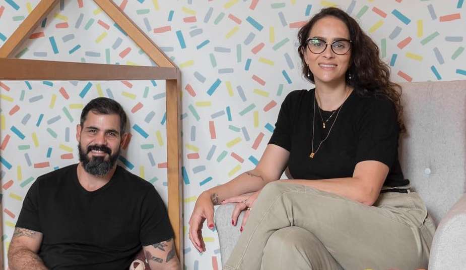 No aniversário da esposa, Juliano Cazarré se declara em post