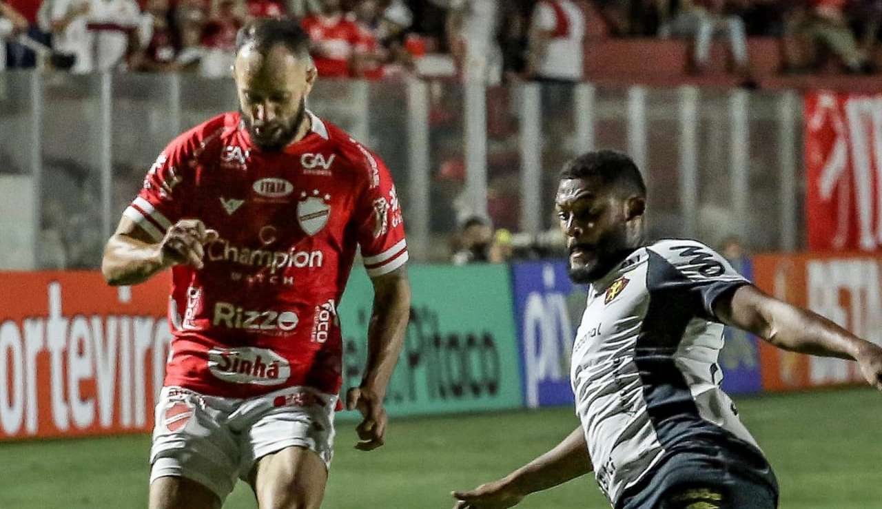 Mensagens mostram que jogadores podem estar envolvidos em apostas clandestinas