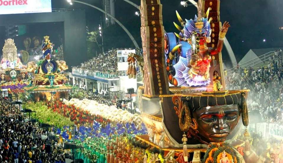 Sete escolas de samba abrem o Grupo Especial 2023 de São Paulo