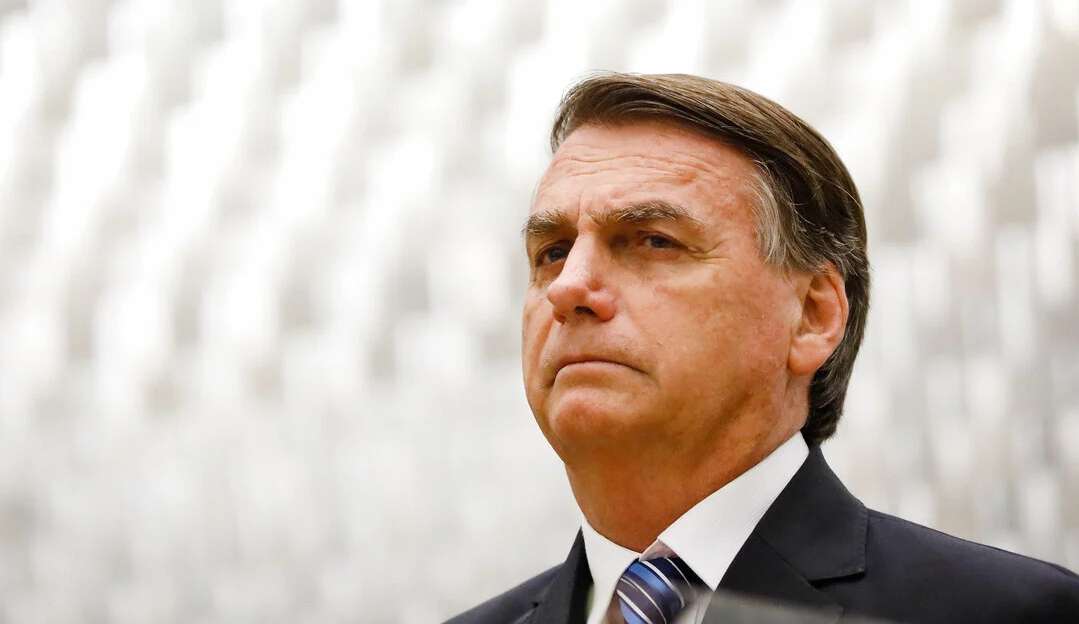CGU apura vacinação contra a Covid-19 no cartão de Jair Bolsonaro
