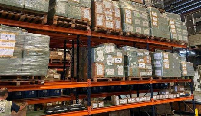 Receita Federal irá leiloar iPad, Apple Watch e pedras preciosas