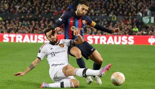 Manchester United e Barcelona fazem confronto decisivo nesta quinta-feira