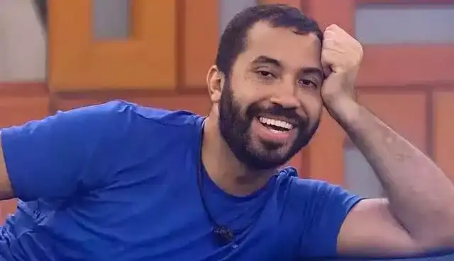 A relação conturbada de Gilberto Nogueira com o pai poderá ter novos desdobramentos ao final do BBB21
