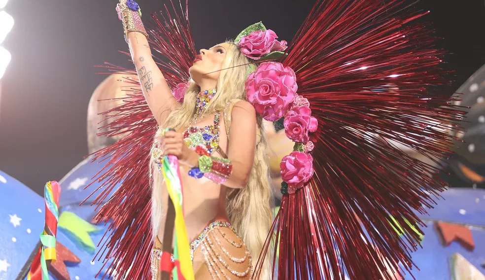 Yasmin Brunet se pronuncia após ficar fora do Desfile das Campeãs 2023 da Acadêmicos do Grande Rio