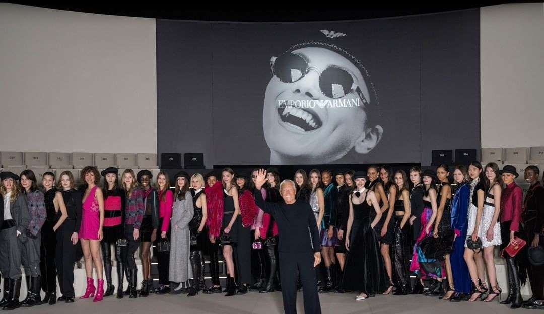 A vida pode ser deslumbrante como um circo para Emporio Armani, que apresentou coleção de outono/inverno 2023