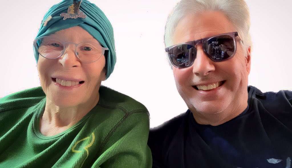 Esposo de Rita Lee esclarece motivo de internação da cantora