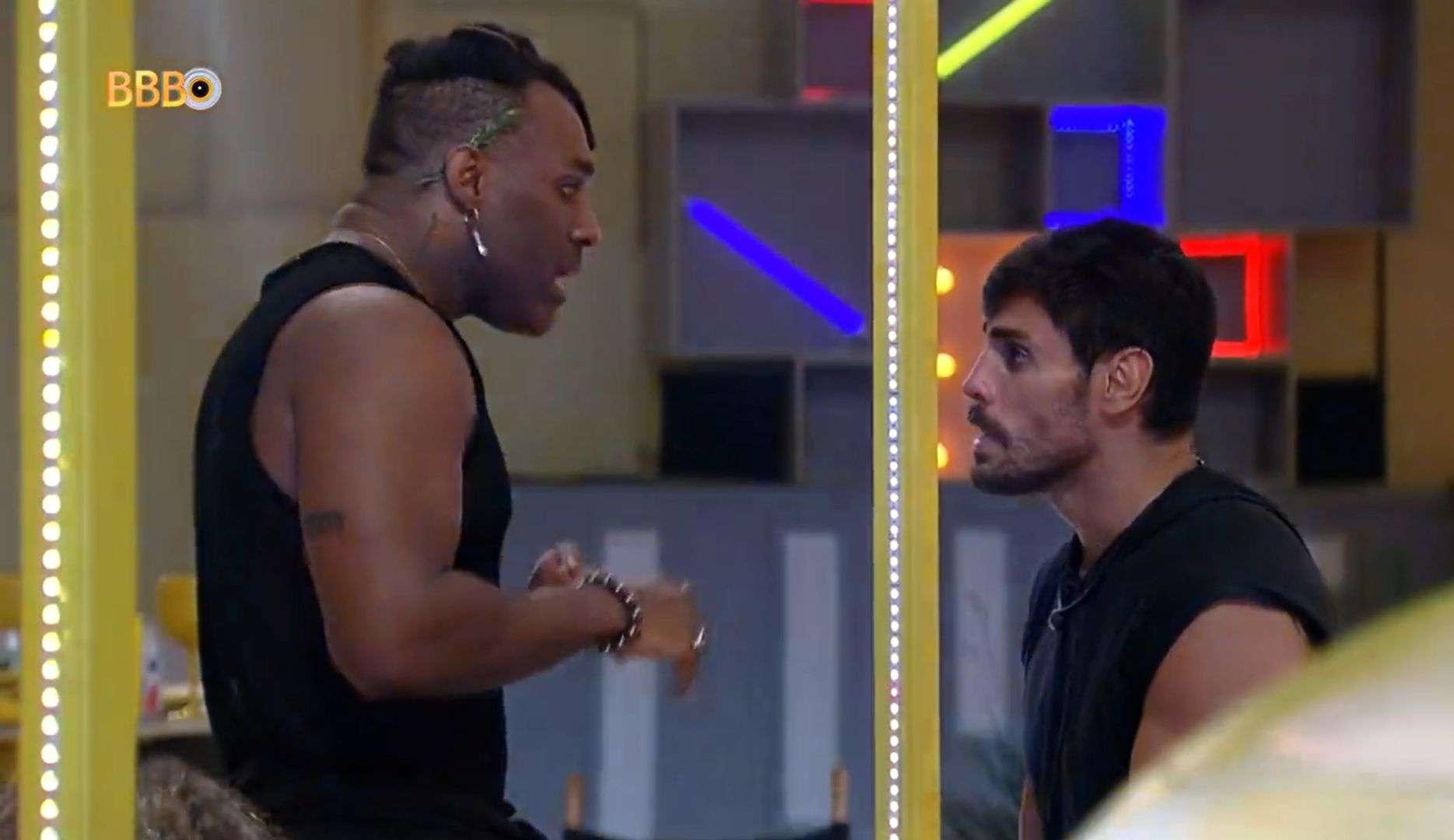 BBB23: Fred Nicácio e Cara de Sapato se desentendem durante festa