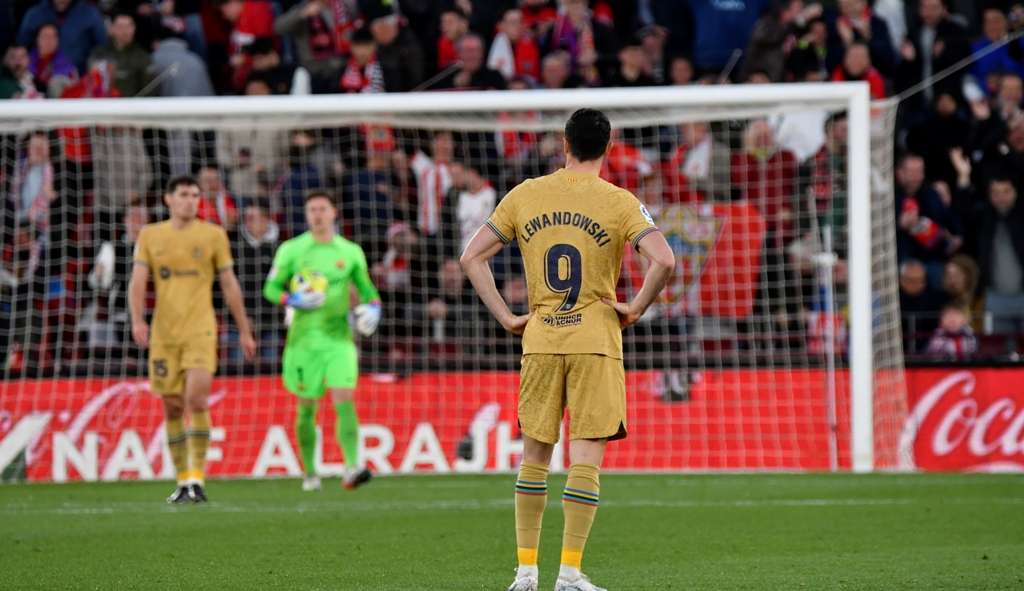 Com lesão muscular, Lewandowski está fora de Real Madrid x Barcelona pela Copa do Rei