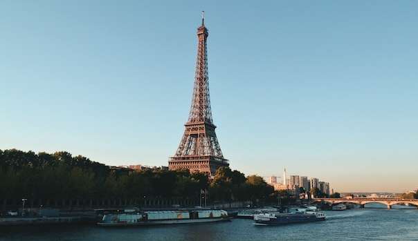 Última semana da moda segue na capital francesa