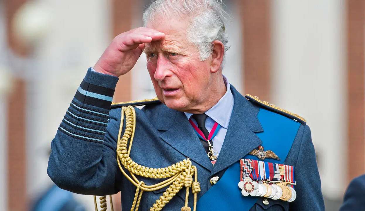 Coroação de rei Charles III sofre com recusa de artistas e aposta em atos tradicionais