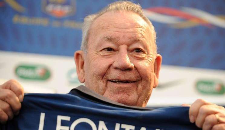 Just Fontaine, o maior artilheiro de uma só Copa e ex-técnico do PSG, morre aos 89 anos