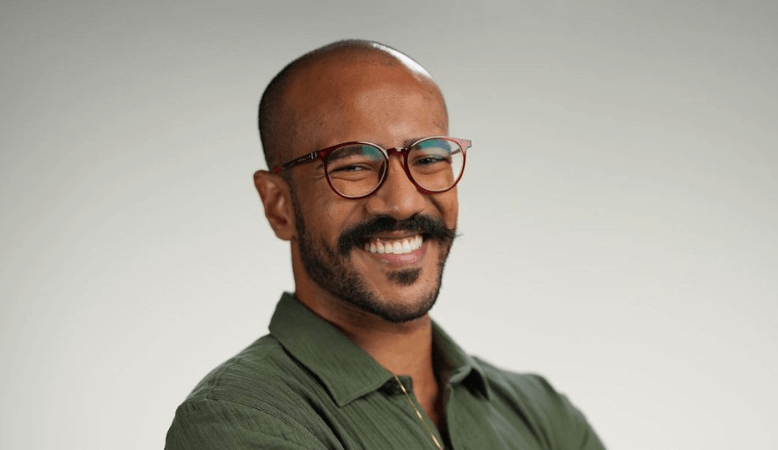 Ricardo tenta descobrir qual dos brothers deu emoji de alvo no Queridômetro