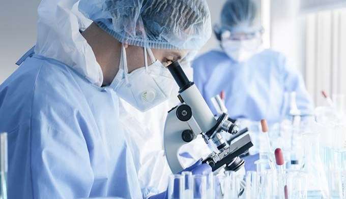 Especialistas contestam tese dos EUA que afirma que vírus da Covid-19 escapou de laboratório