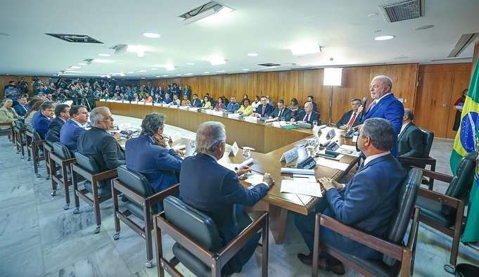 Suspeitas contra ministro das Comunicações podem criar primeira mudança no governo Lula