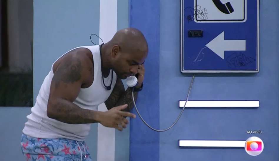 BBB23: Cezar atende o Big fone e se salva do paredão