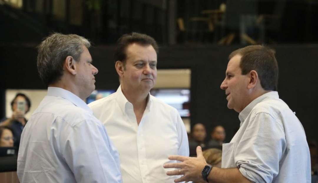 Tarcísio de Freitas visita Centro de Operações Rio e promete mudanças em São Paulo