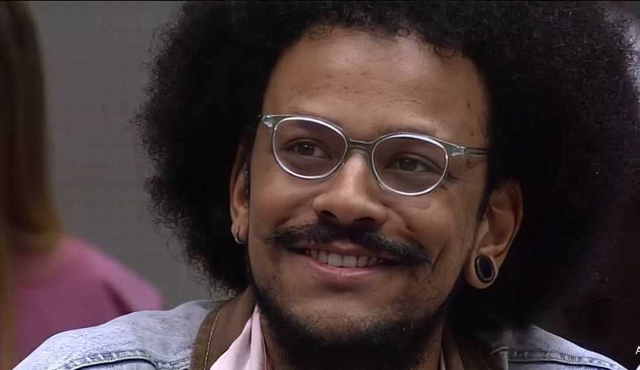 Após o pai de Rodolffo criticar João Luiz, a assessoria do brother se manifesta contra os ataques