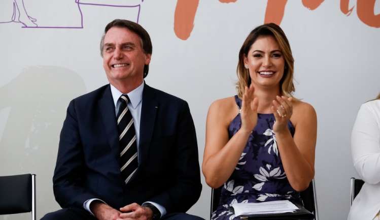 Documentos mostram que outros pacotes de joias foram enviados a Bolsonaro