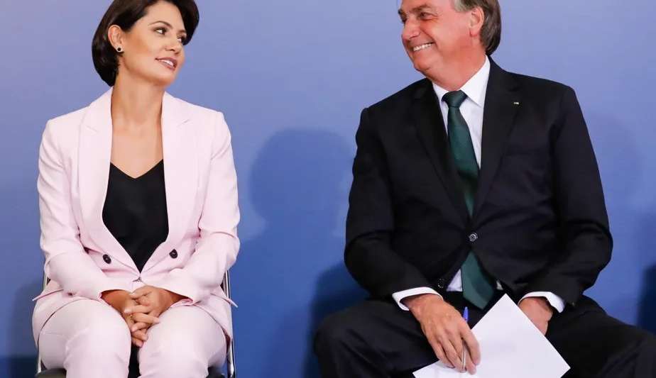 Polícia Federal quer depoimento de Bolsonaro e Michelle sobre joias
