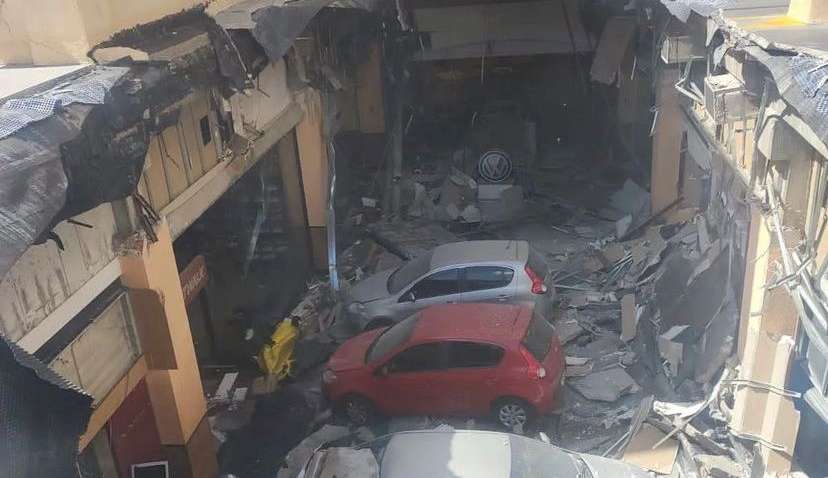 Desaba parte do teto do Osasco Plaza Shopping em SP