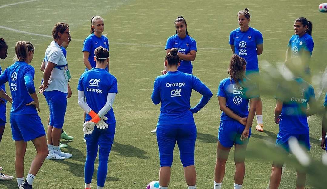 França demite treinadora da seleção feminina às vésperas de uma copa do mundo