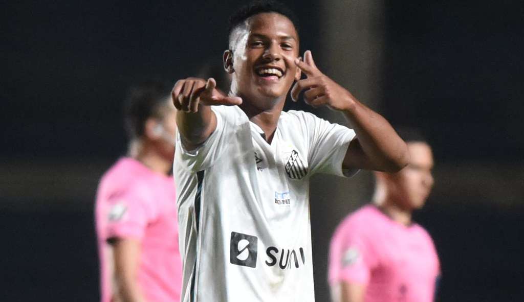 Ângelo publica nota e garante permanência no Santos