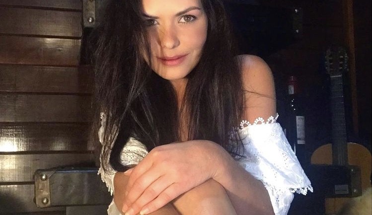 Morre a ex-miss Graziela de Freitas, aos 38 anos, após complicações causadas pela Covid-19